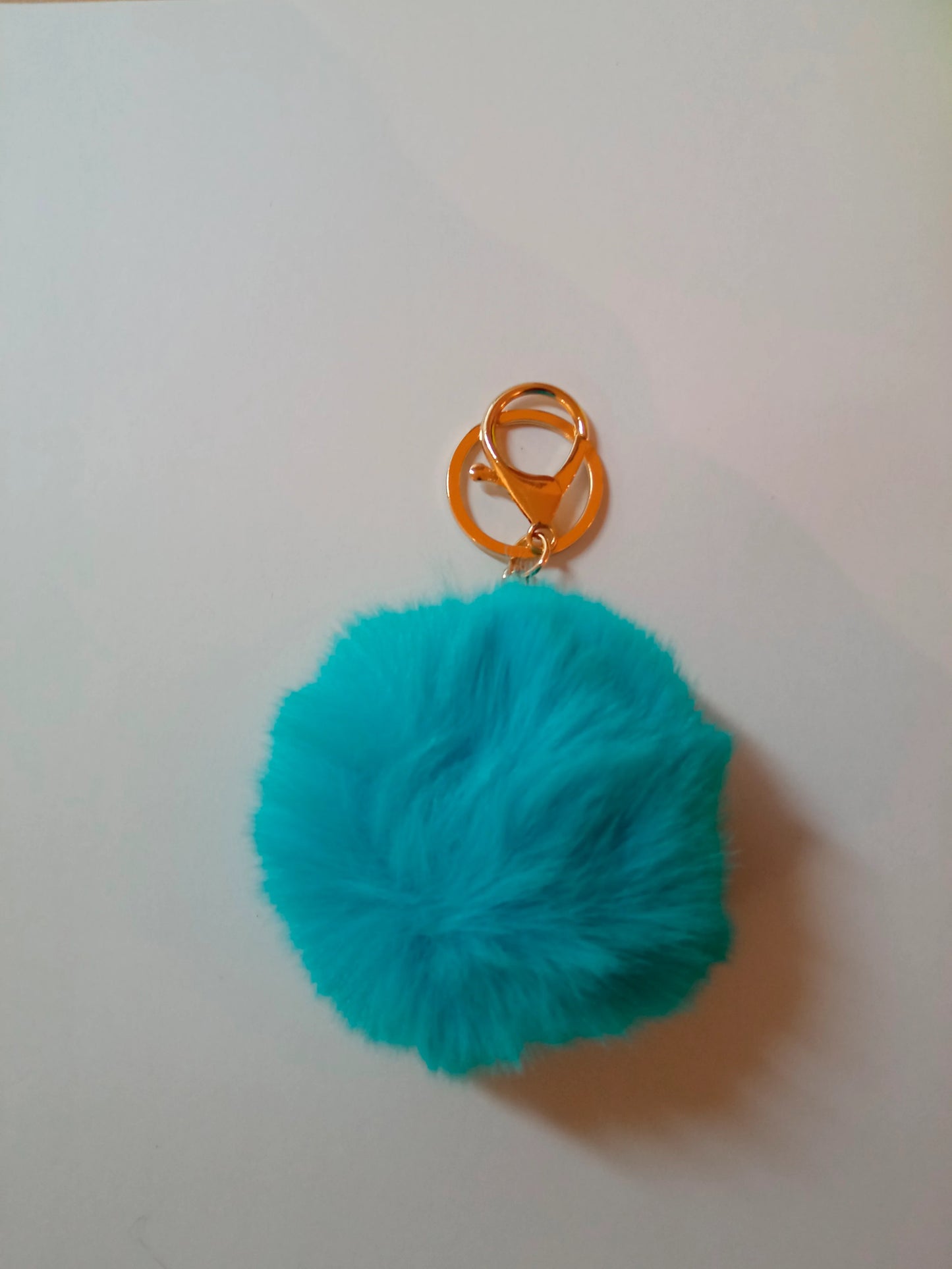 Porte-clés Pompon en Fausse Fourrure - Doux et Coloré