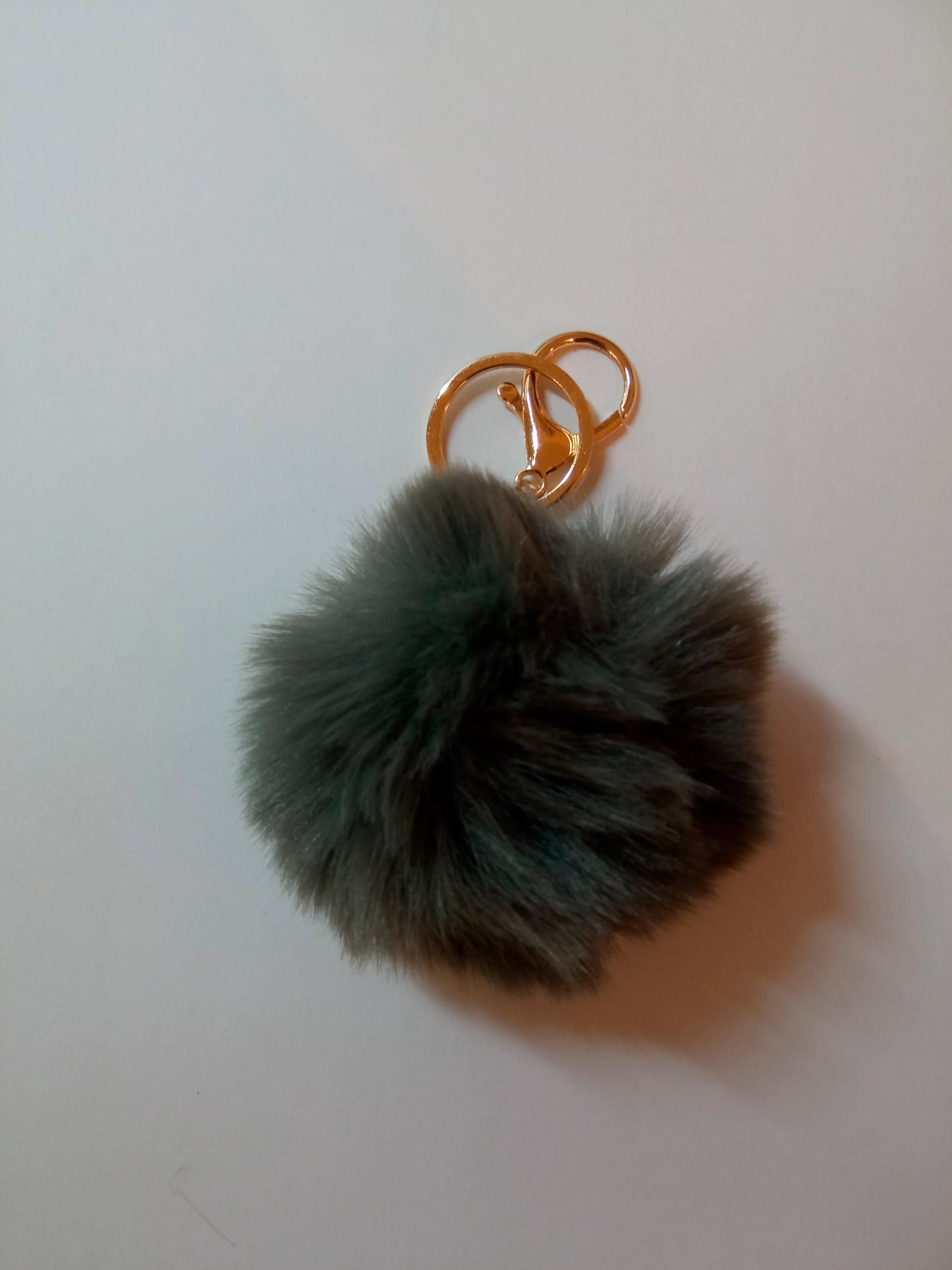 Porte-clés Pompon en Fausse Fourrure - Doux et Coloré
