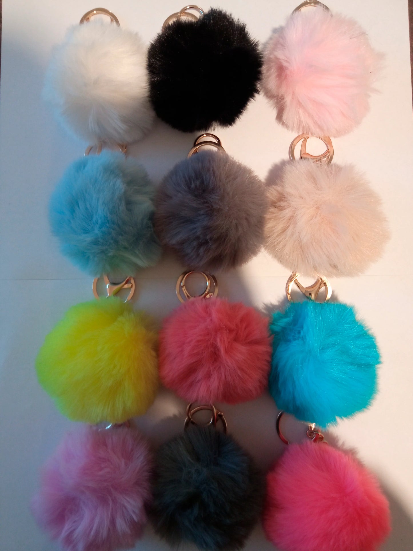 Porte-clés Pompon en Fausse Fourrure - Doux et Coloré