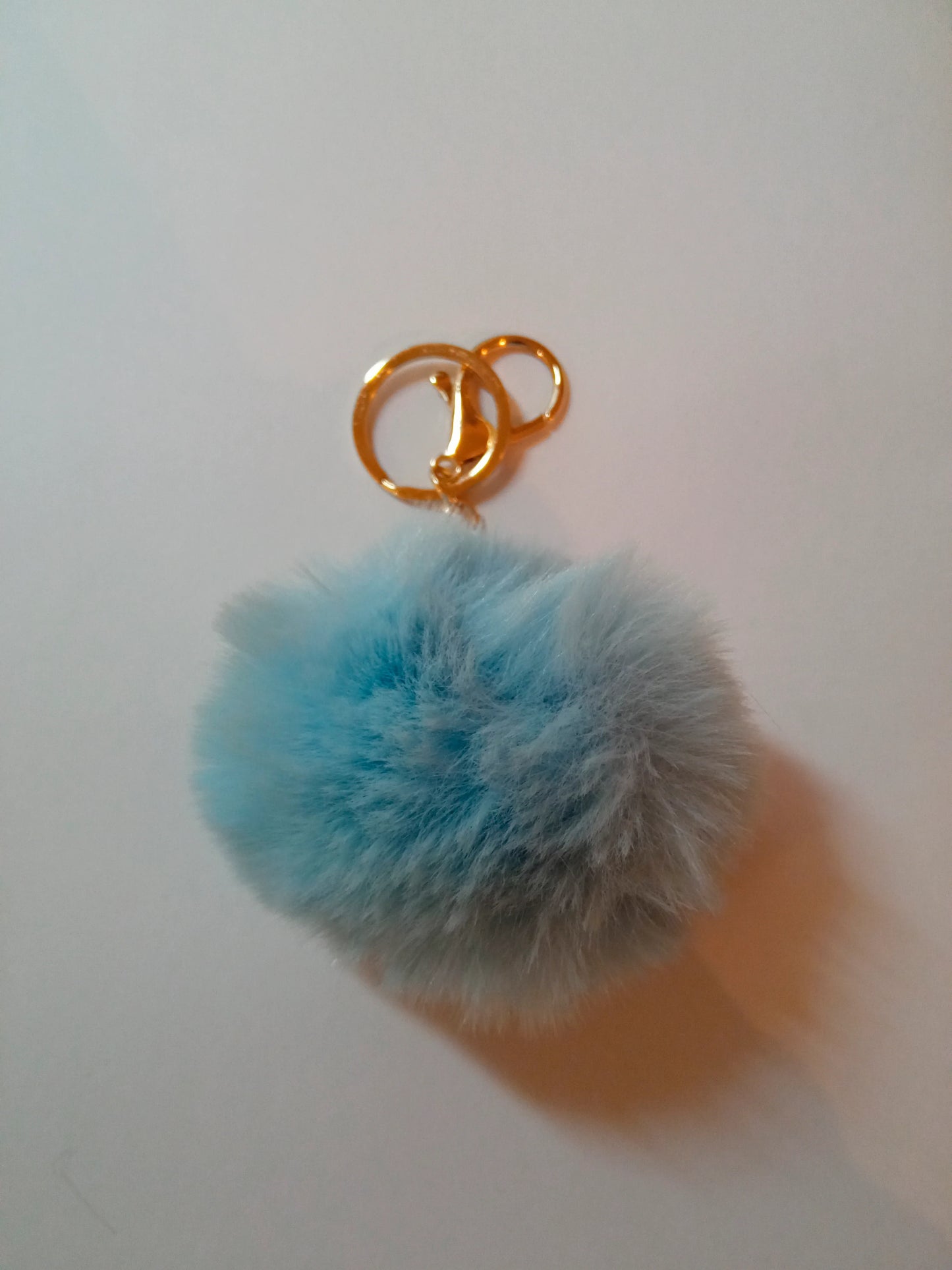 Porte-clés Pompon en Fausse Fourrure - Doux et Coloré